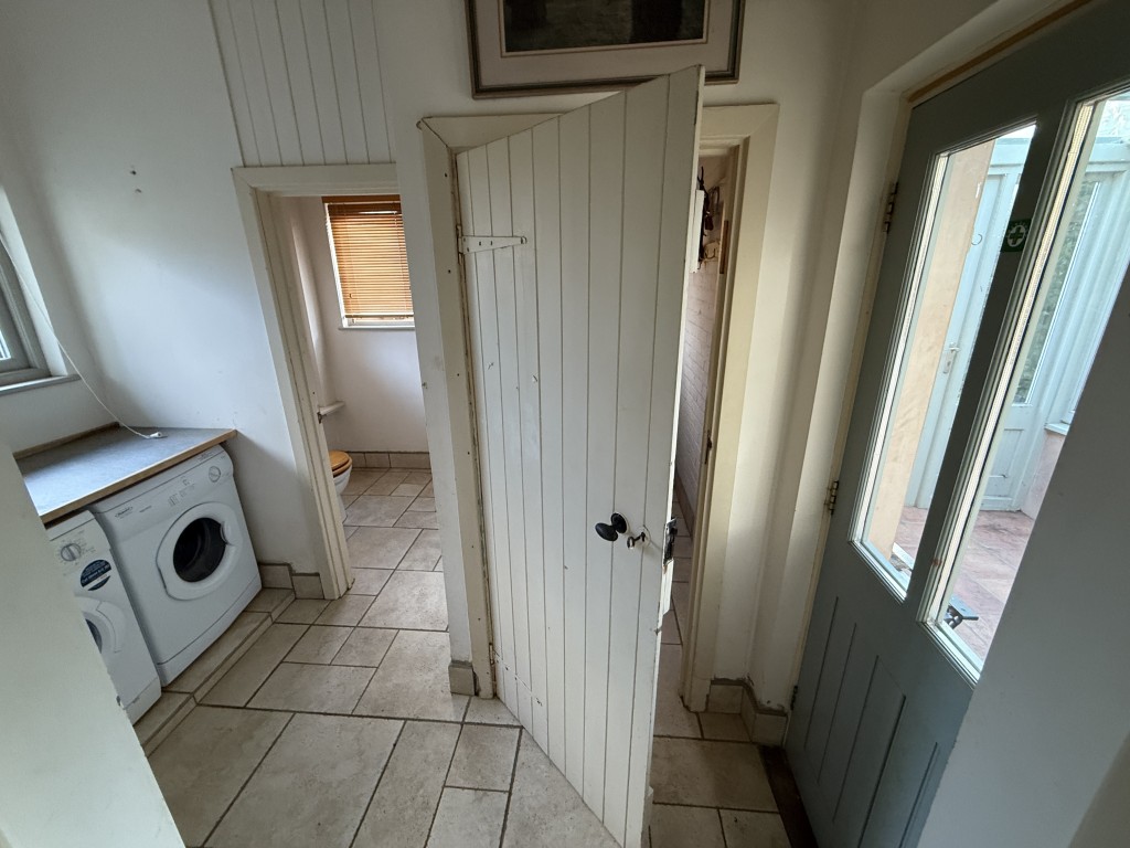 Lot: 49 - BUNGALOW FOR REPAIR AND REFURBISHMENT IN SOUGHT AFTER AREA - Utility room with walk in store
